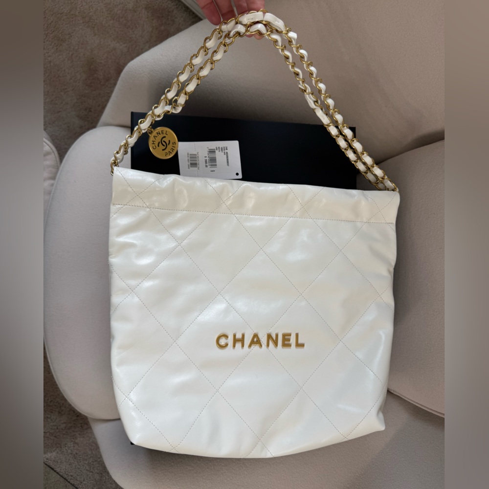 CHANEL 22 Small White with Gold-Tone Metal